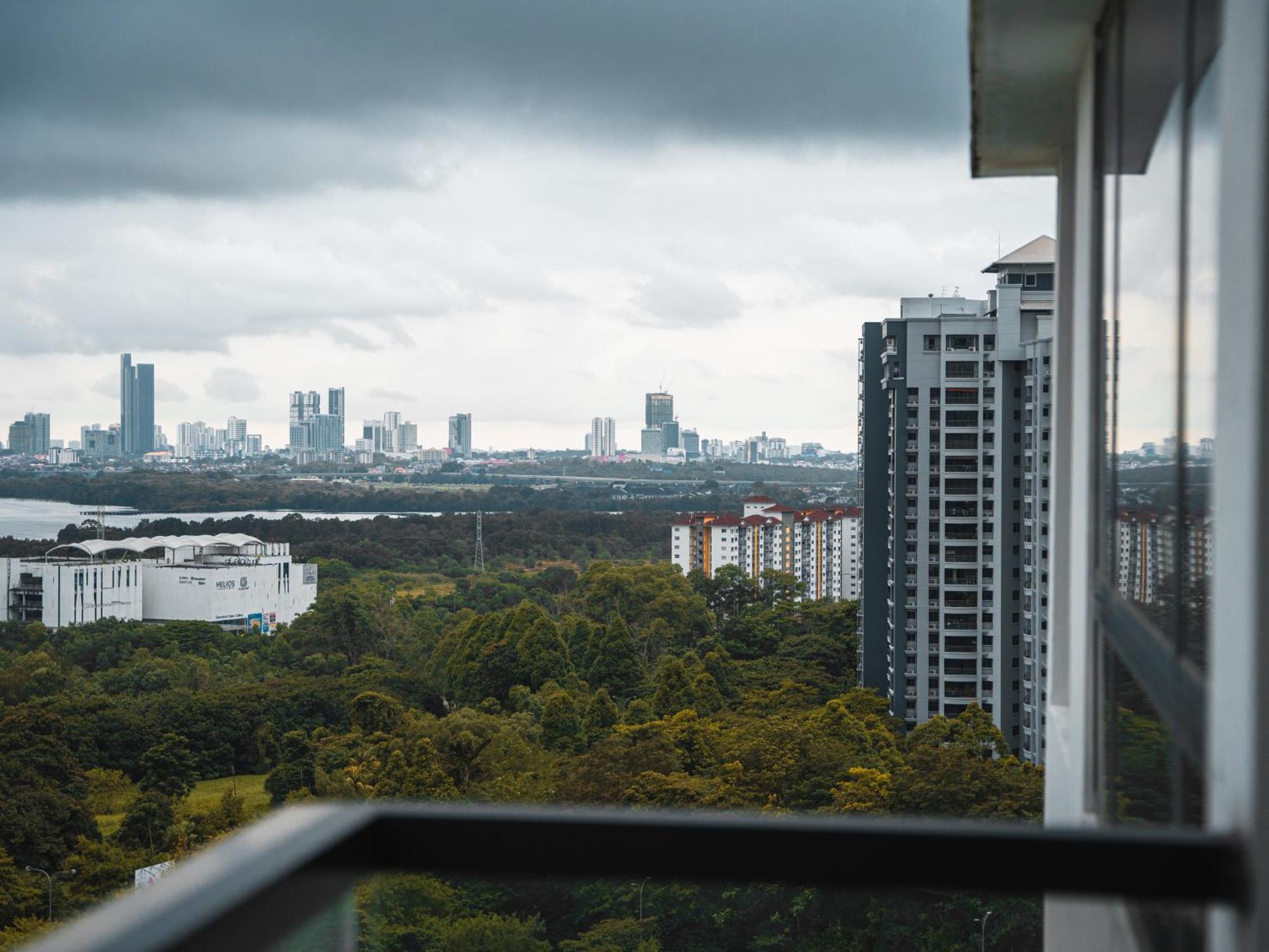 Tasteful Marina View 3br Permas W Balcony Seaview Permas By Our Pangsapuri *